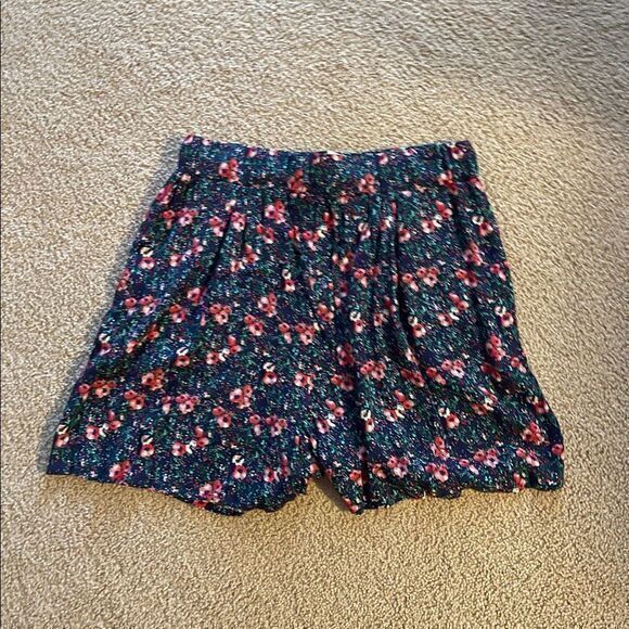 4/$25 NWT Floral Printed Elastic Shorts - Picture 1 of 1